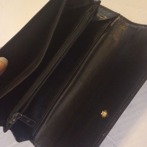 Etienne Aigner Vintage Leather Wallet With Checkbook Holder - Picture 4 of 8